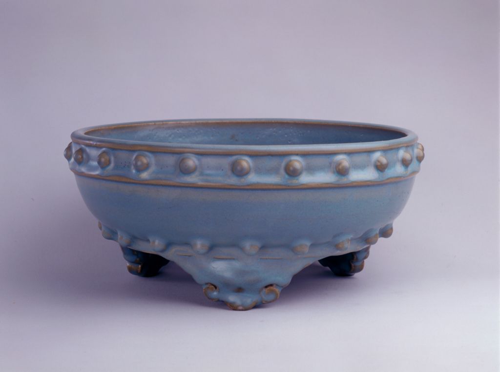 图片[1]-Jun kiln blue glaze drum nail tripod flower pot holder-China Archive